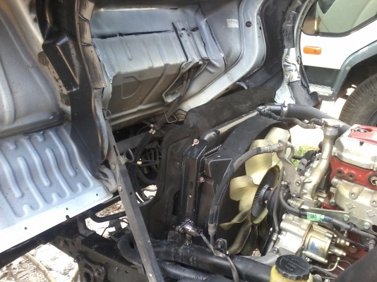 รถบรรทุก 6 ล้อกลา ติดต่อ 0810371003