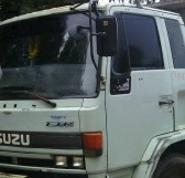 หกล้อดั้ม&hellip;2คัน&hellip;อีซูซุ 195~165แรง สภาพดีสวยๆทั้ง2คัน ราคาถูกๆเลย คันละ435,000 &hellip;ไม่มีทะเบียน&hellip;มีแต่ใบสัณญ่าซื้อขายกับเจ้าของรถเลย ครับ