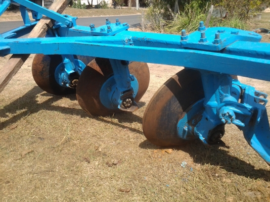 ขายตามสภาพพาน3ใบ26นิ้วติดกับรถไถฟอดยีห้อNSลดเหลือ19000บาท ขายตามสภาพพาน3ใบ26นิ้วติดกับรถไถฟอดยีห้อNSลดเหลือ19000บาท