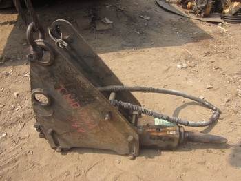 ขาย - หัวกระแทก เบรคเกอร์ beaker สำหรับ PC 20- 30 : TNB 02A  มือสองญี่ปุ่น