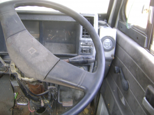 หัวแชสชี  115   มี 2 ค้ัน ( รถประมูลการบิน )  ราคา  315,000 บาท