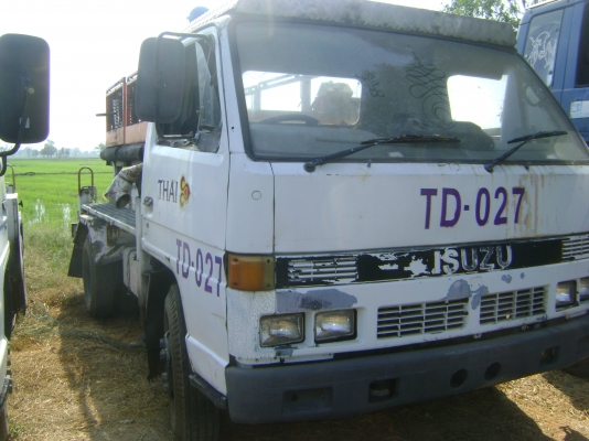 หัวแชสชี  115   มี 2 ค้ัน ( รถประมูลการบิน )  ราคา  315,000 บาท