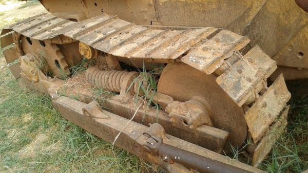 CATERPILLA D4 รถแทรกเตอร์ตีบตะขาบ เครื่องเดิมปั๊มเดิมทำงานได้ปกติครับ ช่วงล่างเดิมๆ เอกสารสัญญาซื้อขาย ราคาต่อรองได้ครับ