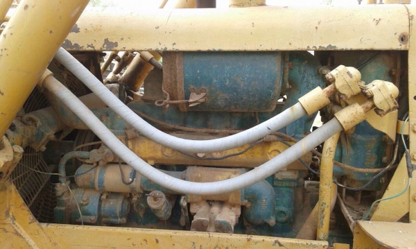 CATERPILLA D4 รถแทรกเตอร์ตีบตะขาบ เครื่องเดิมปั๊มเดิมทำงานได้ปกติครับ ช่วงล่างเดิมๆ เอกสารสัญญาซื้อขาย ราคาต่อรองได้ครับ