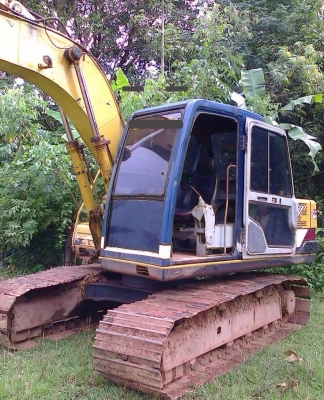 KOBELCO MARK III SK 120 รถบอดี้สวย เครื่องเดิมปั๊มเดิมๆแรงดีทำงานไม่โหลด ภายในเก๋งสะอาดอุปกรณ์ภายในอยู่ครบ ไฟฟ้าตัด ภายนอกบูมอาร์มสวย เอวแน่นดี ช่วงล่างโซ่บูทใบแทรกหนาประมาณ 60\% เฟลมสวยไม่ผุ พร้อมทำงานได้เลย เอกสารสัญญาซื้อขาย ราคาต่อรองได้ครับ