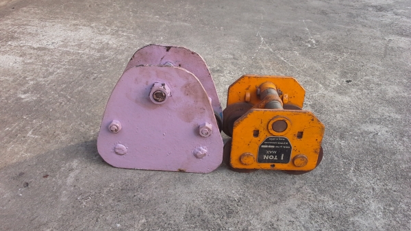 ขายโครงรอก+ตัววิ่งบนรางสำหรับยกของหนัก