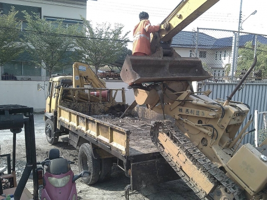 แจ้งลูกค้าครับ - จัดส่งขึ้นรถให้เรียบร้อยแล้วนะครัย สำหรับรถหน้าตักหลังขุดเล็ก พร้อมทำสีใหม่ให้ด้วยครับ ขอบคุณมากครับ