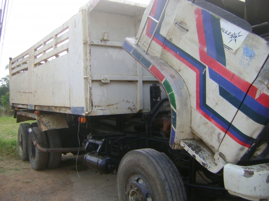 JOMBO  2เพลา  ดั้ม (  รถกำลังทำสีครับ ) ทะเบียนเต็ม ราคา  650,000 บาท