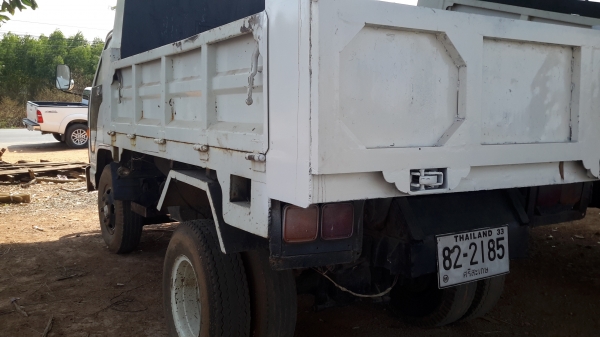 ขายรถบรรทุกหกล้อ NKR  เครื่อง 100 แรง รถอยู่ กาฬสินธุ์