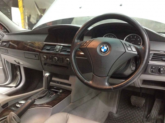 ขาย BMW Series 5 520i M Sport ขาย BMW Series 5 520i M Sport