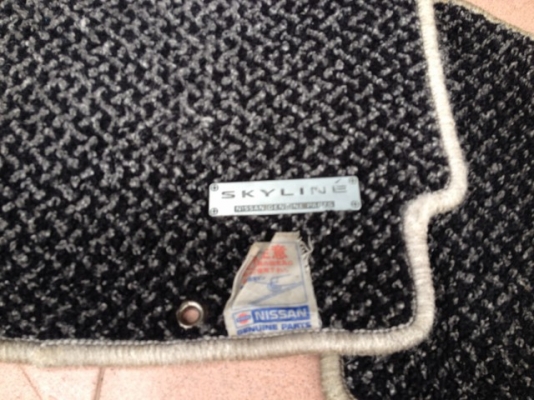 พรมแท้ NISSAN SKYLINE ครบชุด5ชิ้นของเก่าญี่ปุน พรมแท้ NISSAN SKYLINE ครบชุด5ชิ้นของเก่าญี่ปุน