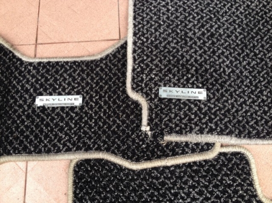 พรมแท้ NISSAN SKYLINE ครบชุด5ชิ้นของเก่าญี่ปุน พรมแท้ NISSAN SKYLINE ครบชุด5ชิ้นของเก่าญี่ปุน