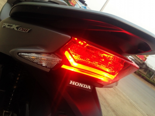 __PCX 150 รถ 5 เดือน วิ่ง 5,900โล สีเทา ฿ 68,000__