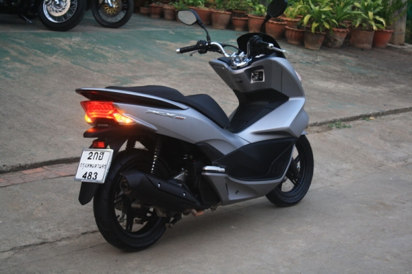 __PCX 150 รถ 5 เดือน วิ่ง 5,900โล สีเทา ฿ 68,000__
