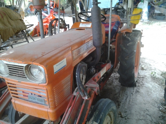 ขายตามสภาพรถไถ20แรงคูโบต้ามีดันหน้ามีพานหลังใช้งานปกติ ขายตามสภาพรถไถ20แรงคูโบต้ามีดันหน้ามีพานหลังใช้งานปกติ