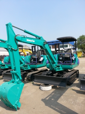 ขายรถเล็ก PC40-7 สนใจติดต่อ081-3194528