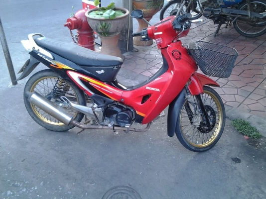 ชายฮอนด้าเวฟ125มีทะเบียนชุดโอนสนใจติดต่อสรกฤช091-8892274     086-0767308