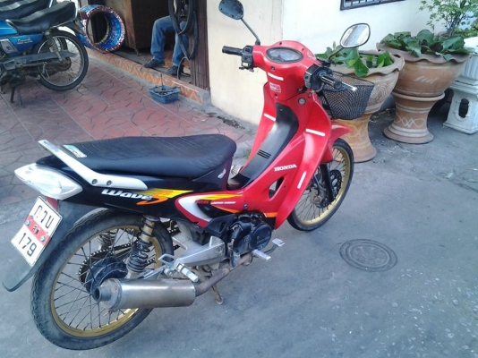 ชายฮอนด้าเวฟ125มีทะเบียนชุดโอนสนใจติดต่อสรกฤช091-8892274     086-0767308