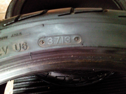 ขายยาง ทายแองเจิ้ล 265/30/19 ปี13 ไม่มีปะ สภาพ90\%Up