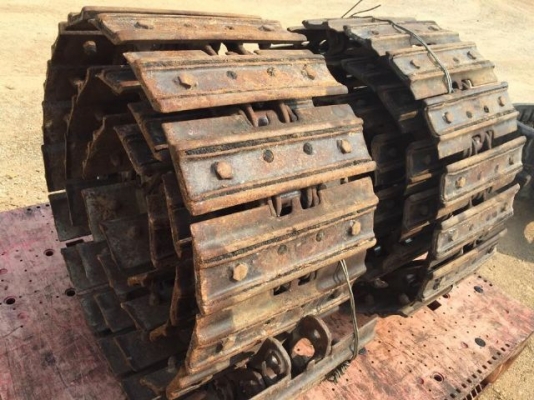 ขายแทรคเหล็ก ใช้กับ รถขุด KOBELCO SK030 นำเข้าจากญี่ปุ่น ติดต่อ 081-2990958/089-8368497 (เจ้าของขายเอง)