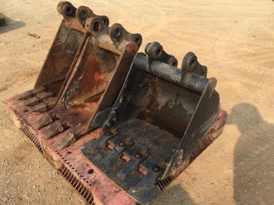 ขายบุ้งกี๋ ใช้กับ รถขุด KOMATSU PC30 นำเข้าจากญี่ปุ่น ติดต่อ 081-2990958/089-8368497 (เจ้าของขายเอง)ขายบุ้งกี๋ ใช้กับ รถขุด KOMATSU PC60 นำเข้าจากญี่ปุ่น ติดต่อ 081-2990958/089-8368497 (เจ้าของขายเอง)