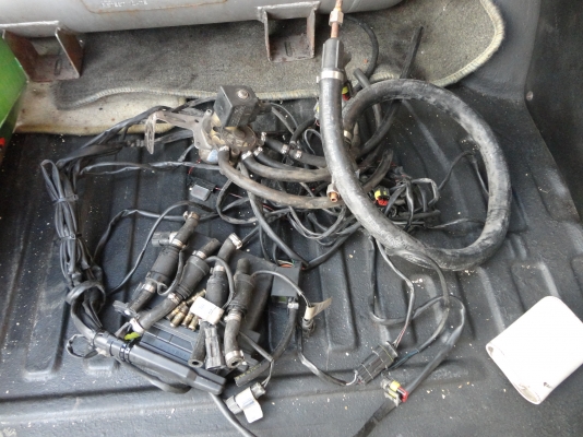 ขายชูดแก๊สหัวฉีดพร้อมถัง 64ลิตร ราคา 3800 บาท