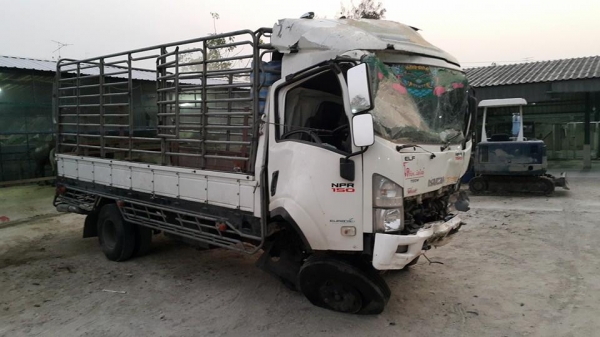 ISUZU ELF NPR150 ปี10 รถหกล้อ เครื่องเกียร์สวย มีคอกเรียบร้อย