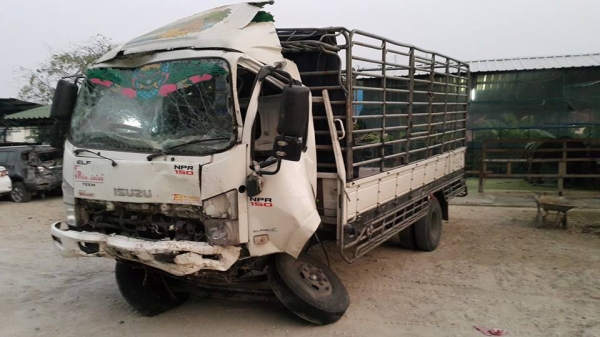 ISUZU ELF NPR150 ปี10 รถหกล้อ เครื่องเกียร์สวย มีคอกเรียบร้อย