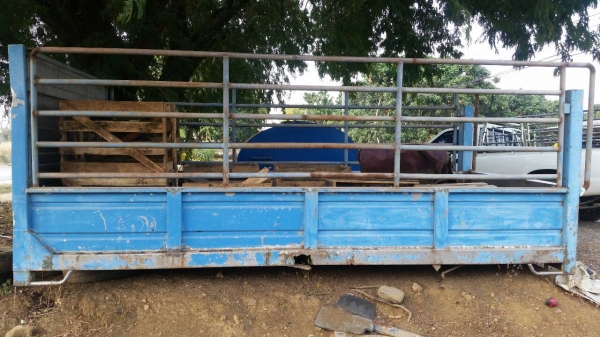 กระบะสแตนเลส 2.15 x 4.35 เมตร 60000 บาท