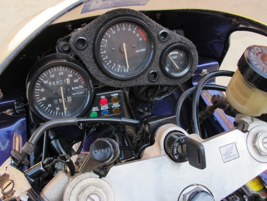 ขาย CBR400RR ปี92 รถเดิมๆ ทะเบียนแท้ ชุดโอนครบ 59000 ด่วนๆ
