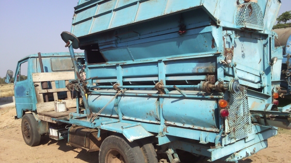 ขายรถนวดข้าวหกลอ้110แรงอิซูซุตู้สีแปดฟุต69000