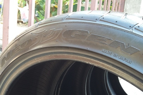ยาง,235-40-18 Nitto Neogen ปี11หนึ่งคู่ 2,500 แถมฟรีหนึ่งคู่ ยาง,235-40-18 Nitto Neogen ปี11หนึ่งคู่ 2,500 แถมฟรีหนึ่งคู่