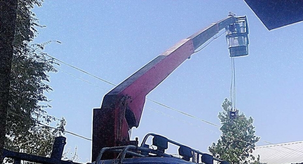 ขายเครน UNCI 3ตัน3ปลอก2ชัก สภาพดีใช้งานได้เลย  ราคา95,000บ ตอนนี้ยังใช้งานอยู่ครับ พร้อมจะยกลงให้ยกประกอบใช้ได้เลยครับ