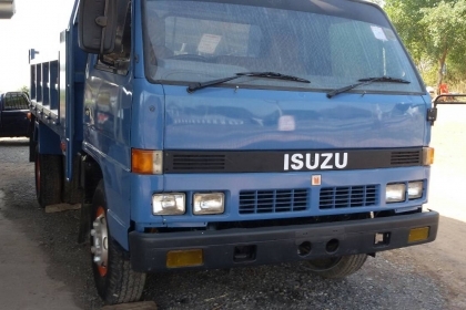 หกล้อดั้ม อีซูซุ NPR115 เกียร์สั้นรถห้าง สภาพดีสวยๆเดิมทั้งคัน ดั้มต่อใหม่5คิวยังไม่เคยบรรทุกดิน ทะเบียนพร้อมโอน