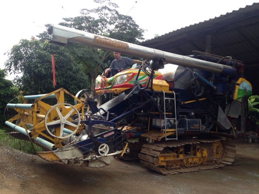 ขายรถเกี่ยวนวดข้าว