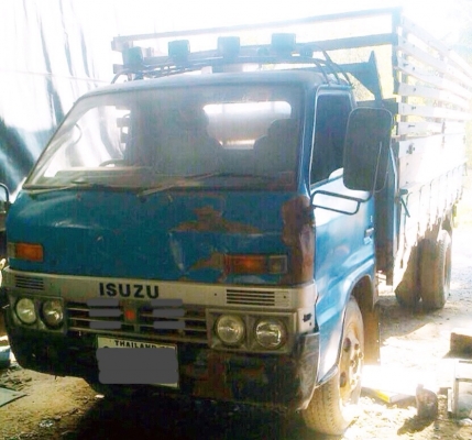 ISUZU TL 100 HP 4BC1 รถบรรทุกหกล้อ กระบะเหล็กคอกไม้ความยาว 4.30 เมตรสภาพดีพร้อมบรรทุกหนักได้เลนครับ เครื่องแรงดีไม่เยิ้ม ภายในหัวเก๋งสภาพดีคอนโซลอยู่ครบ พวงมาลัยธรรมดา เกียร์ยาว ช่วงล่างคัชซีไม่บวม ยาง 7.50 ขอบ 16 สภาพดี 60\% เอกสารทะเบียนครบพร้อมโอน ราคาต ISUZU TL 100 HP 4BC1 รถบรรทุกหกล้อ กระบะเหล็กคอกไม้ความยาว 4.30 เมตรสภาพดีพร้อมบรรทุกหนักได้เลนครับ เครื่องแรงดีไม่เยิ้ม ภายในหัวเก๋งสภาพดีคอนโซลอยู่ครบ พวงมาลัยธรรมดา เกียร์ยาว ช่วงล่างคัชซีไม่บวม ยาง 7.50 ขอบ 16 สภาพดี 60\% เอกสารทะเบียนครบพร้อมโอน ราคาต