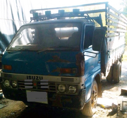 ISUZU TL 100 HP 4BC1 รถบรรทุกหกล้อ กระบะเหล็กคอกไม้ความยาว 4.30 เมตรสภาพดีพร้อมบรรทุกหนักได้เลนครับ เครื่องแรงดีไม่เยิ้ม ภายในหัวเก๋งสภาพดีคอนโซลอยู่ครบ พวงมาลัยธรรมดา เกียร์ยาว ช่วงล่างคัชซีไม่บวม ยาง 7.50 ขอบ 16 สภาพดี 60\% เอกสารทะเบียนครบพร้อมโอน ราคาต ISUZU TL 100 HP 4BC1 รถบรรทุกหกล้อ กระบะเหล็กคอกไม้ความยาว 4.30 เมตรสภาพดีพร้อมบรรทุกหนักได้เลนครับ เครื่องแรงดีไม่เยิ้ม ภายในหัวเก๋งสภาพดีคอนโซลอยู่ครบ พวงมาลัยธรรมดา เกียร์ยาว ช่วงล่างคัชซีไม่บวม ยาง 7.50 ขอบ 16 สภาพดี 60\% เอกสารทะเบียนครบพร้อมโอน ราคาต