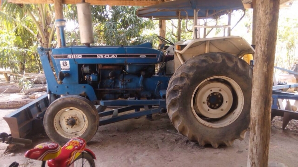 ขายีถไถ ฟอร์ด T5 เต็มตัว เครื่องดี มีผาน 7 ผาน 3 ใบดัน