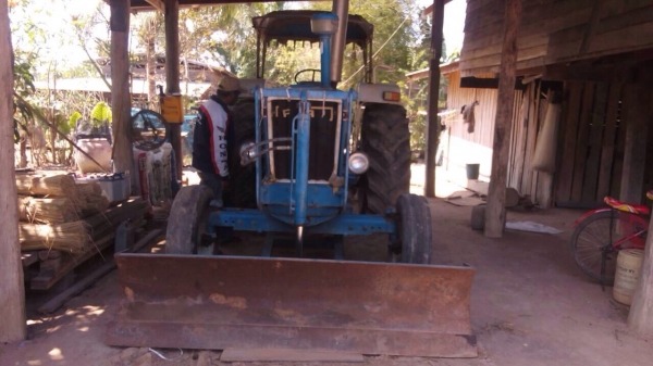 ขายีถไถ ฟอร์ด T5 เต็มตัว เครื่องดี มีผาน 7 ผาน 3 ใบดัน ขายีถไถ ฟอร์ด T5 เต็มตัว เครื่องดี มีผาน 7 ผาน 3 ใบดัน