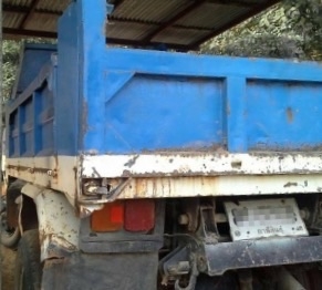 MITSUBISHI FUSO FK115 - 165 HP 6D14 หกล้อดั๊มพ์ กระบะดั๊มพ์เหล็ก 6 ตันความยาว 3.80 เมตรสภาพดีพร้อมบรรทุกหนักได้เลย เครื่องแรงดีไม่เยิ้ม หัวเก๋งไม่ผุภายในเก๋งคอนโซลครบ ช่วงล่างใหญ่แน่นดี คัชซีไม่บวม ยาง 9.00 ขอบ 20 สภาพดีประมาณ 60\% พร้อมบรรทุกได้เลย เอกสาร