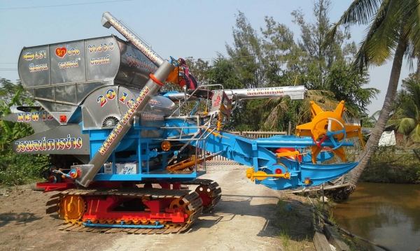 ขายรถเกี่ยวข้าววรพจน์การช่าง