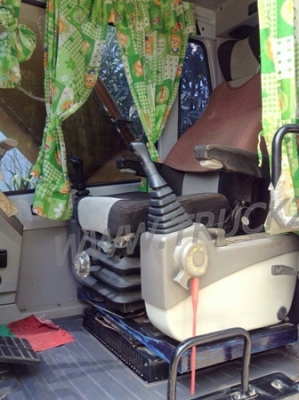 รถแบคโฮ ยี่ห้อฮุนได รุ่น 210 รุ่น7 ใช้งานมา 2 พันชั่วโมง