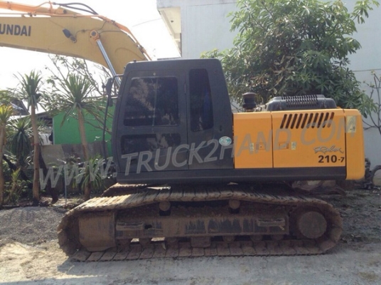รถแบคโฮ ยี่ห้อฮุนได รุ่น 210 รุ่น7 ใช้งานมา 2 พันชั่วโมง
