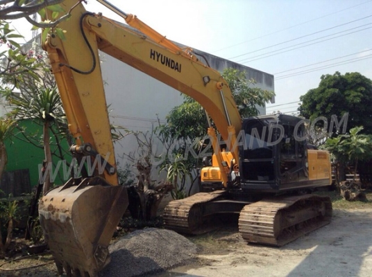 รถแบคโฮ ยี่ห้อฮุนได รุ่น 210 รุ่น7 ใช้งานมา 2 พันชั่วโมง