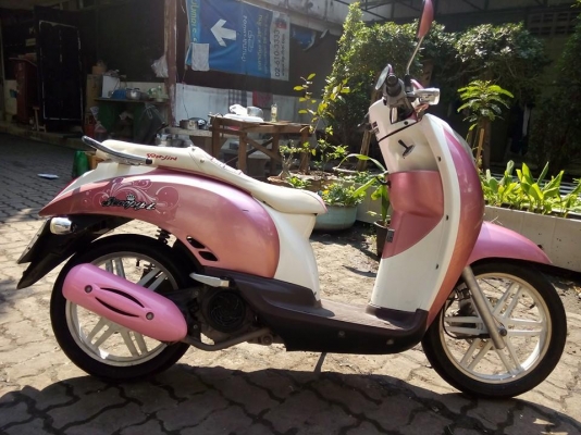 ขายถูก scoopy-iหัวฉีดปี2553รถบ้านราคาประหยัด มีเล่มครบ