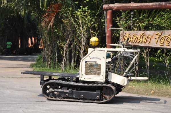 ขายรถบรรทุก ตีนตะขาบKUBOTA มีเกียร์ สภาพ เดิมญี่ปุ่น อะเนคประสงค์18,000เท่านั้น!!