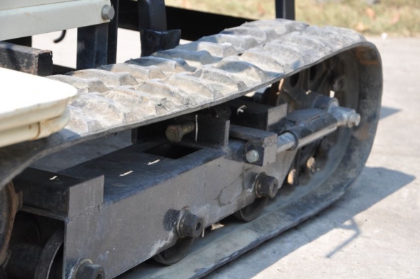 ขายรถบรรทุก ตีนตะขาบKUBOTA มีเกียร์ สภาพ เดิมญี่ปุ่น อะเนคประสงค์18,000เท่านั้น!!