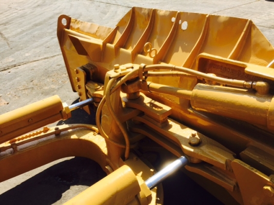 ขายรถแทรกเตอร์ดันดิน CAT D5M SN#7LR0XXXX สภาพสวยมาก พร้อมใช้งานทันที ใช้อะไหล่แท้จากศูนย์ฯ มีเล่มเอกสารจดทะเบียนพร้อมโอน