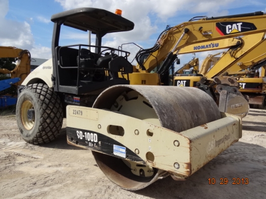 ขายรถบดสั่นสะเทือนขนาด 10 ตัน ยี่ห้อ INGERSOLL RAND SD100D จำนวนมาก ทุกคันสภาพเยี่ยมพร้อมใช้งานทันที มีทั้งแบบล้อเรียบและล้อหนาม ทุกคันมีเล่มเอกสารจดทะเบียนพร้อมโอน