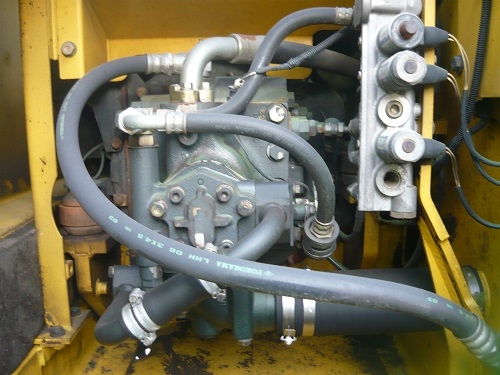 รถตักล้อยาง Komatsu WA200-5 รภเก่านอกนำเข้าจาญี่ปุ่่น พร้อมใข้งานทันที 091 695-6445